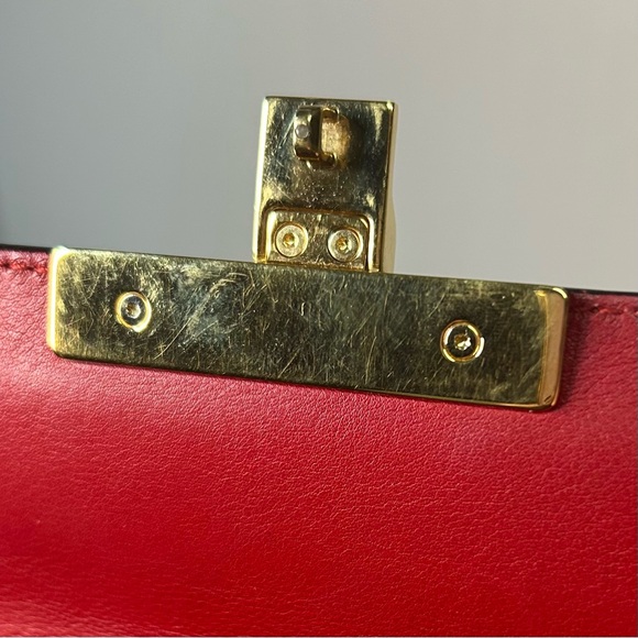 GUCCI GG Supreme with Padlock & Chain Strap Shoulder Bag - Picture 16 of 16